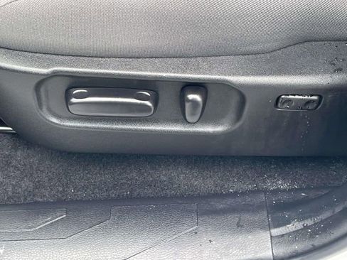 Used 2023 Toyota Tacoma SR5 RWD image 12