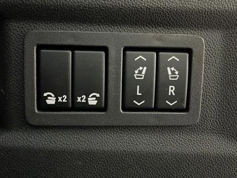 Used 2023 GMC Yukon Denali AWD/4WD image 29