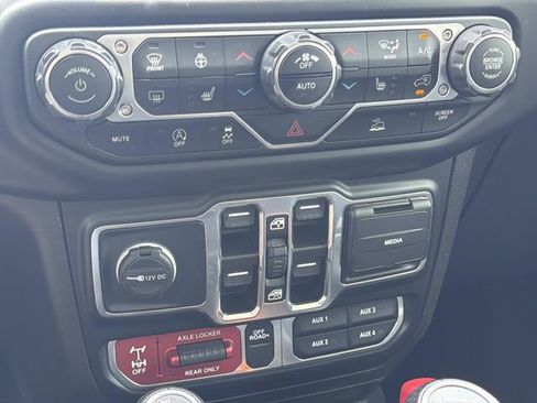 Used 2022 Jeep Gladiator Mojave w/ Cold Weather Group AWD/4WD image 33