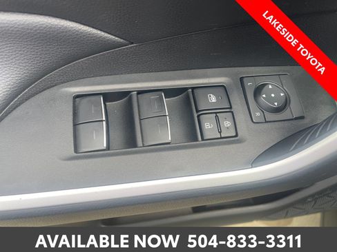Used 2025 Toyota RAV4 XLE FWD image 25