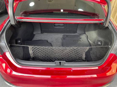 Used 2024 Lexus ES 300h w/ Premium Package image 34