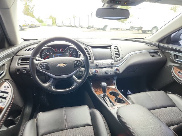 Used 2014 Chevrolet Impala LT w/ Convenience Package FWD image 33