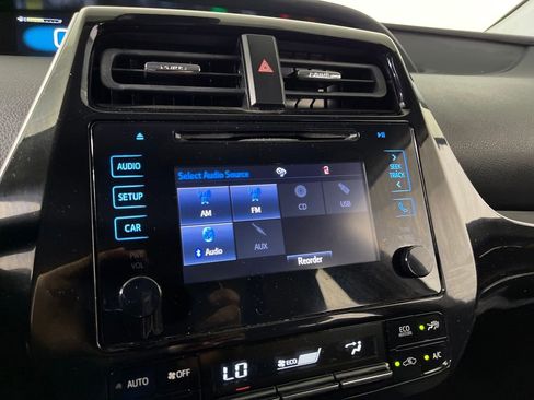 Used 2019 Toyota Prius LE w/ Carpet Mat Package image 20