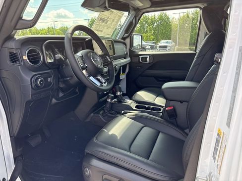 New 2026 Jeep Wrangler Unlimited Sahara AWD/4WD image 7