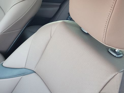 Used 2024 Lexus ES 350 w/ Premium Package image 17