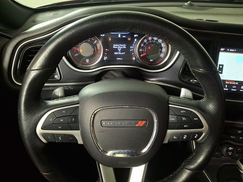 Used 2018 Dodge Challenger R/T Scat Pack w/ Leather Interior Group RWD image 19
