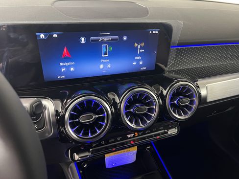 New 2025 Mercedes-Benz GLB 250 4MATIC image 29