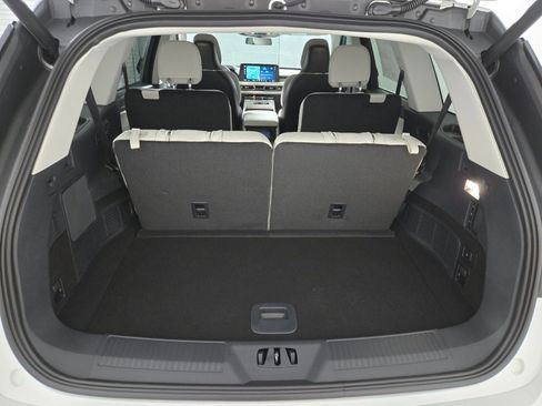 New 2026 Lincoln Aviator Reserve AWD/4WD image 18