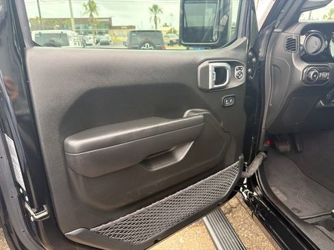 Used 2021 Jeep Wrangler Unlimited Sport AWD/4WD image 11