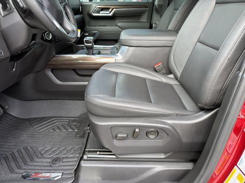 Used 2025 Chevrolet Silverado 1500 LT Trail Boss w/ LT Trail Boss Premium Package AWD/4WD image 17