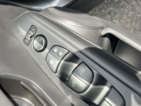 Used 2025 Nissan Kicks Play S image 13