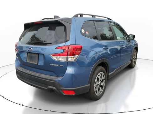Used 2024 Subaru Forester Premium image 8