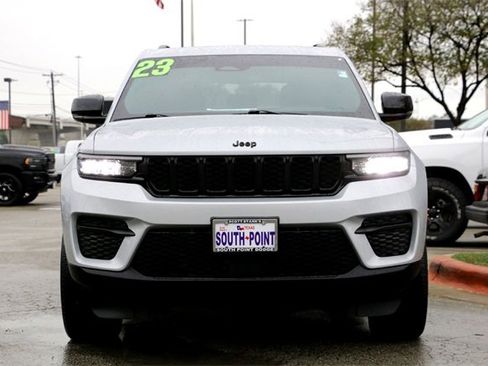 Used 2023 Jeep Grand Cherokee Altitude image 8