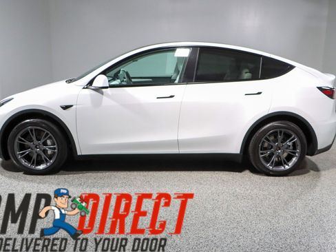 Used 2025 Tesla Model Y Long Range image 10