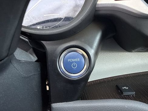 Used 2024 Toyota Sienna XLE FWD image 21