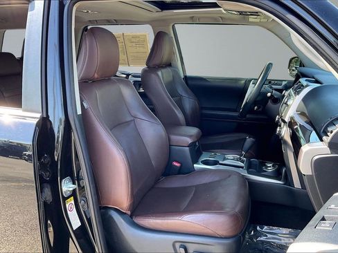 Used 2019 Toyota 4Runner Limited AWD/4WD image 7