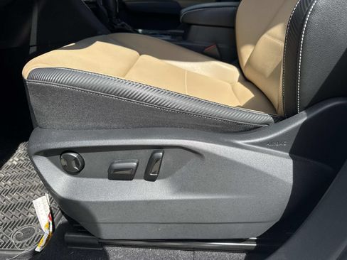 Used 2023 Volkswagen Atlas Cross Sport SE w/ Panoramic Sunroof Package FWD image 17