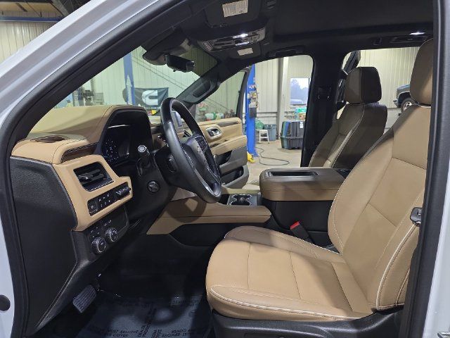 Used 2023 Chevrolet Tahoe Premier w/ Premium Package 2 AWD/4WD image 17