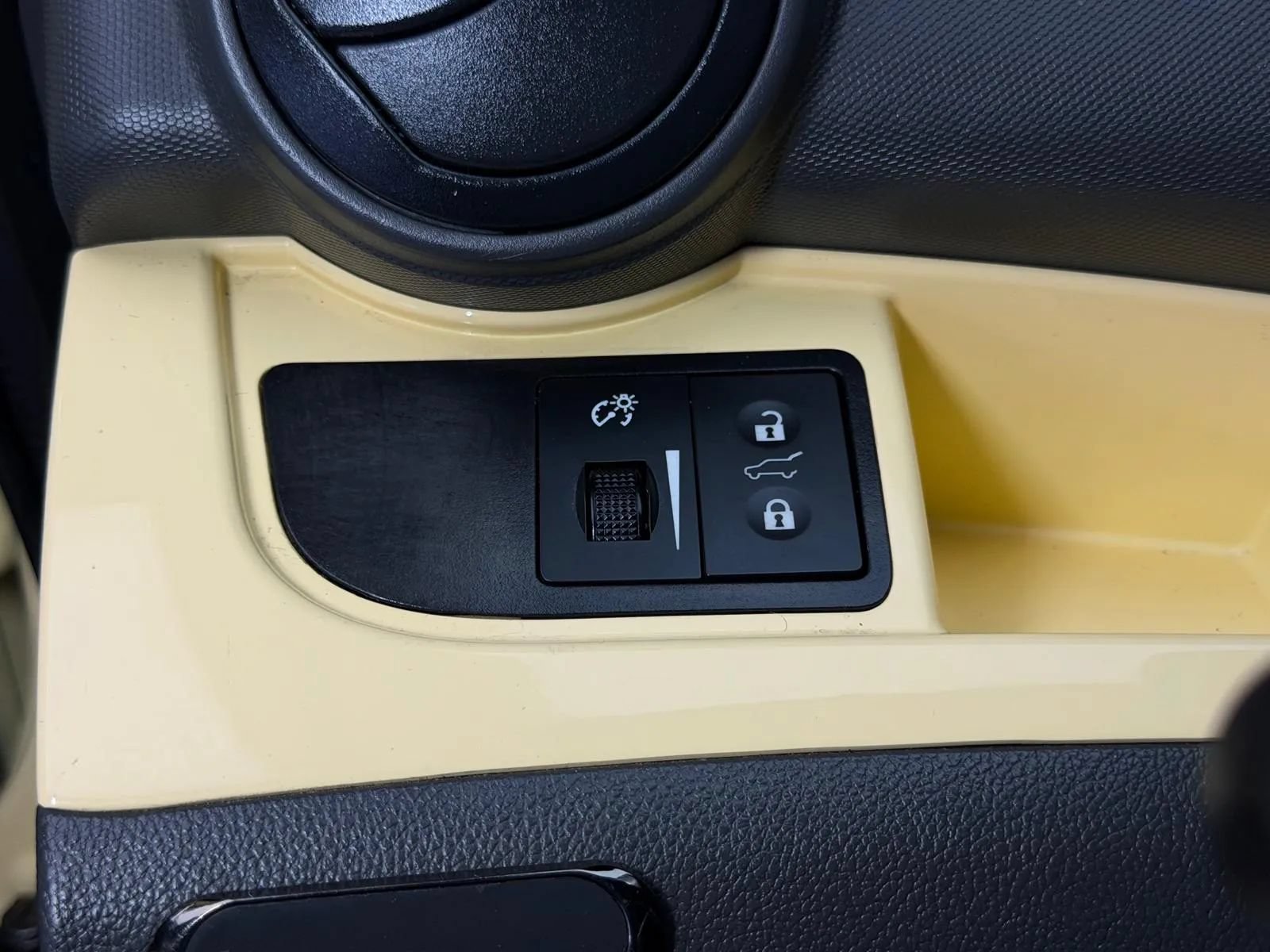 Used 2014 Chevrolet Spark LS FWD image 26