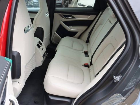 Used 2026 Jaguar F-PACE R-Dynamic S image 33
