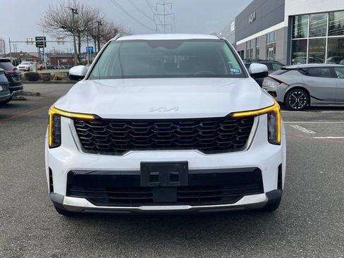 Certified 2024 Kia Sorento S image 6