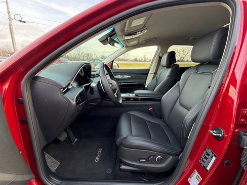 Used 2025 Genesis GV70 2.5T image 9