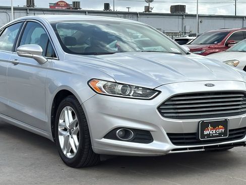 Used 2013 Ford Fusion SE image 7