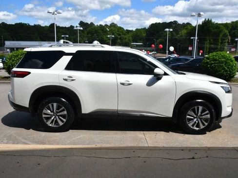 Used 2023 Nissan Pathfinder SL w/ Lighting Package (N92) AWD/4WD image 6