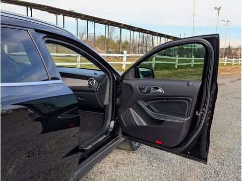 Used 2018 Mercedes-Benz GLA 250 image 11