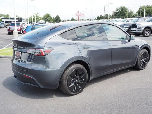 Used 2022 Tesla Model Y Long Range AWD/4WD image 7