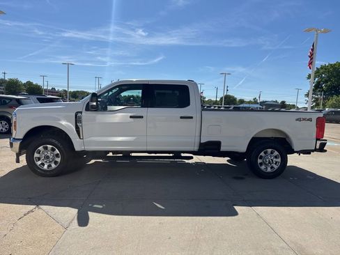 Used 2024 Ford F250 XLT AWD/4WD image 3