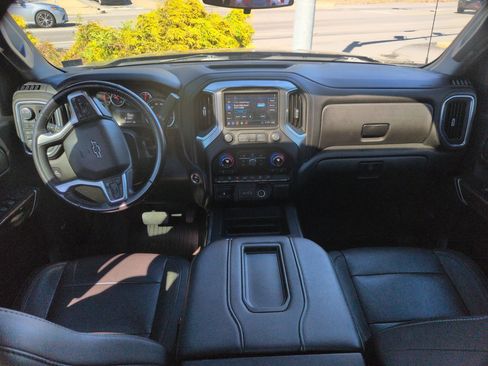 Used 2020 Chevrolet Silverado 1500 LT Trail Boss image 9