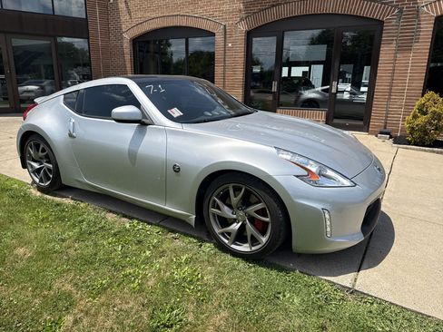 Used 2014 Nissan 370Z Touring w/ Sport Package RWD image 1