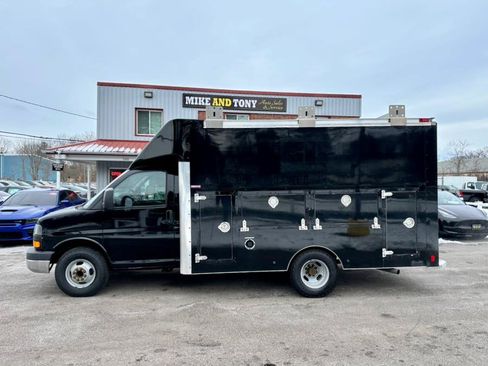 Used 2012 GMC Savana 3500 RWD image 4