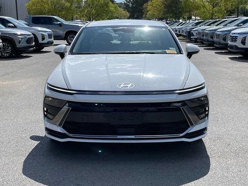 Used 2024 Hyundai Sonata SEL FWD image 2