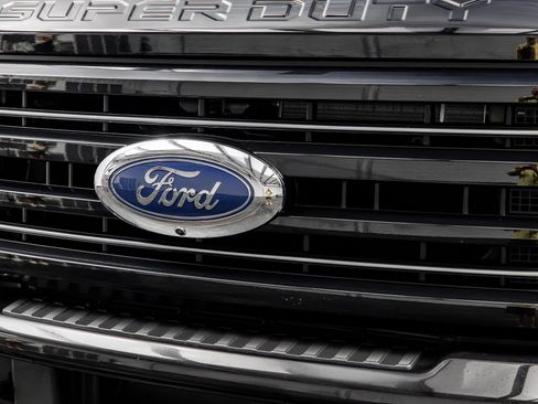 Used 2026 Ford F250 Platinum AWD/4WD image 4