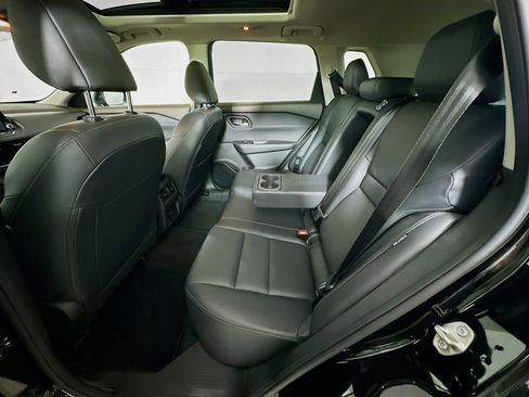 Used 2023 Nissan Rogue SL image 29