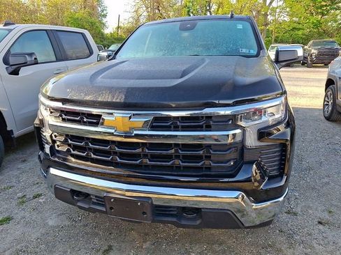 Used 2025 Chevrolet Silverado 1500 LT AWD/4WD image 2