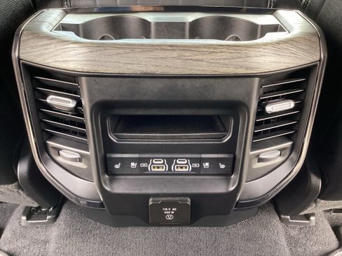 Used 2025 RAM 1500 Limited AWD/4WD image 37