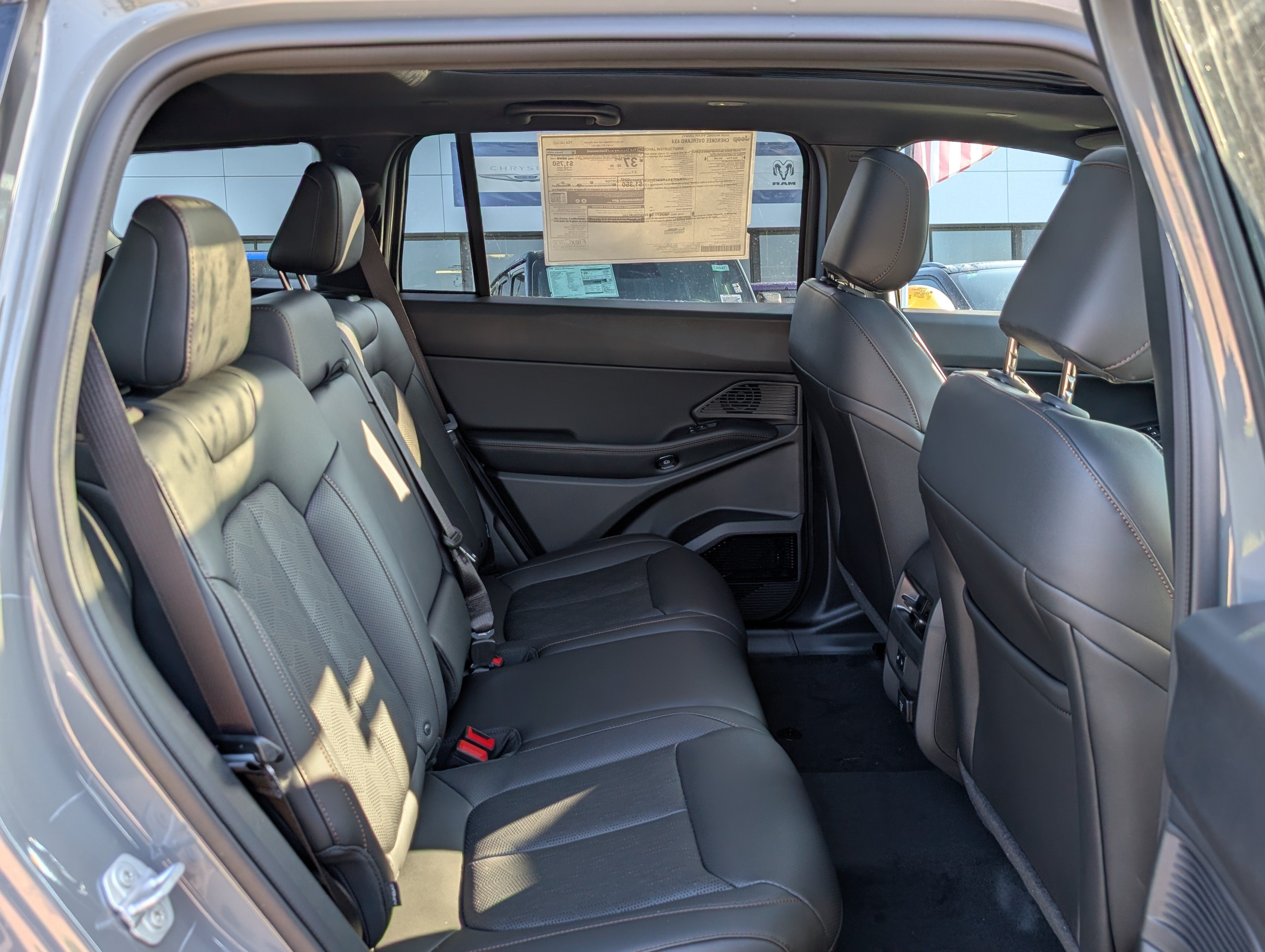 New 2026 Jeep Cherokee Overland w/ Advanced Pro Tech Group AWD/4WD image 11