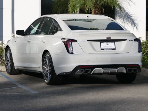 Certified 2023 Cadillac CT5 V w/ Premium Package image 3