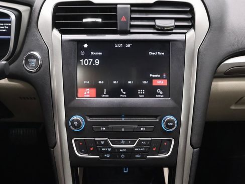 Certified 2017 Ford Fusion SE w/ Fusion SE Technology Package image 27