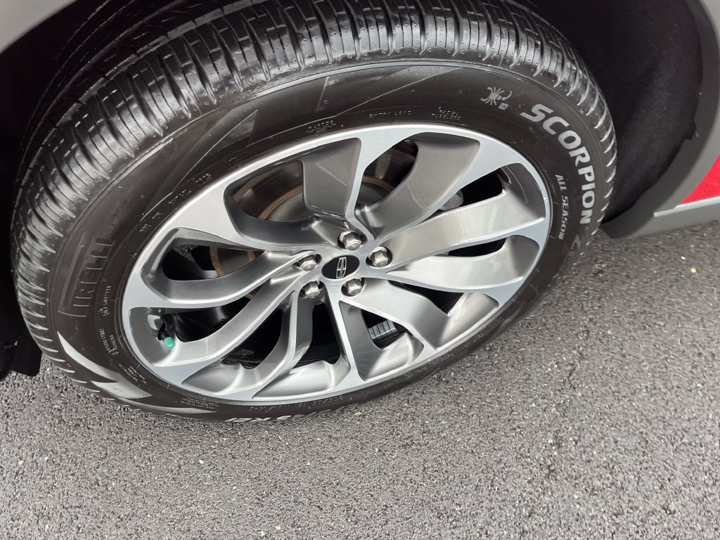 Used 2025 Lincoln Aviator AWD image 9