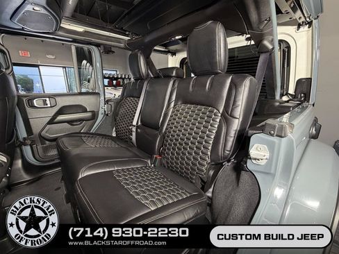 Used 2025 Jeep Wrangler Unlimited Sahara w/ Safety Group AWD/4WD image 21
