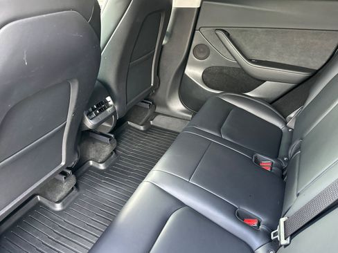 Used 2023 Tesla Model Y Performance image 15