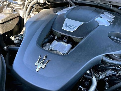 Used 2017 Maserati Ghibli image 28