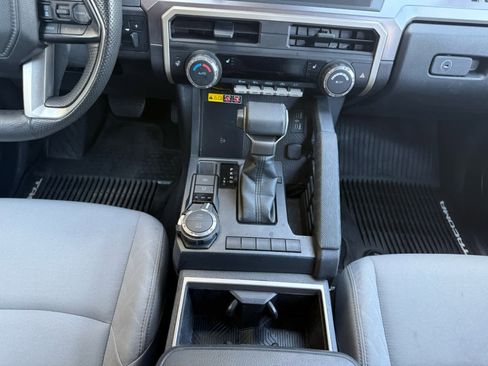 Used 2024 Toyota Tacoma SR5 AWD/4WD image 9