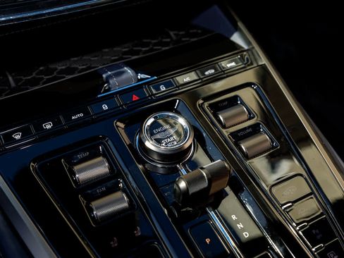 Used 2025 Aston Martin DBX 707 image 49