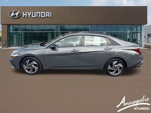 Certified 2025 Hyundai Elantra Sport image 2
