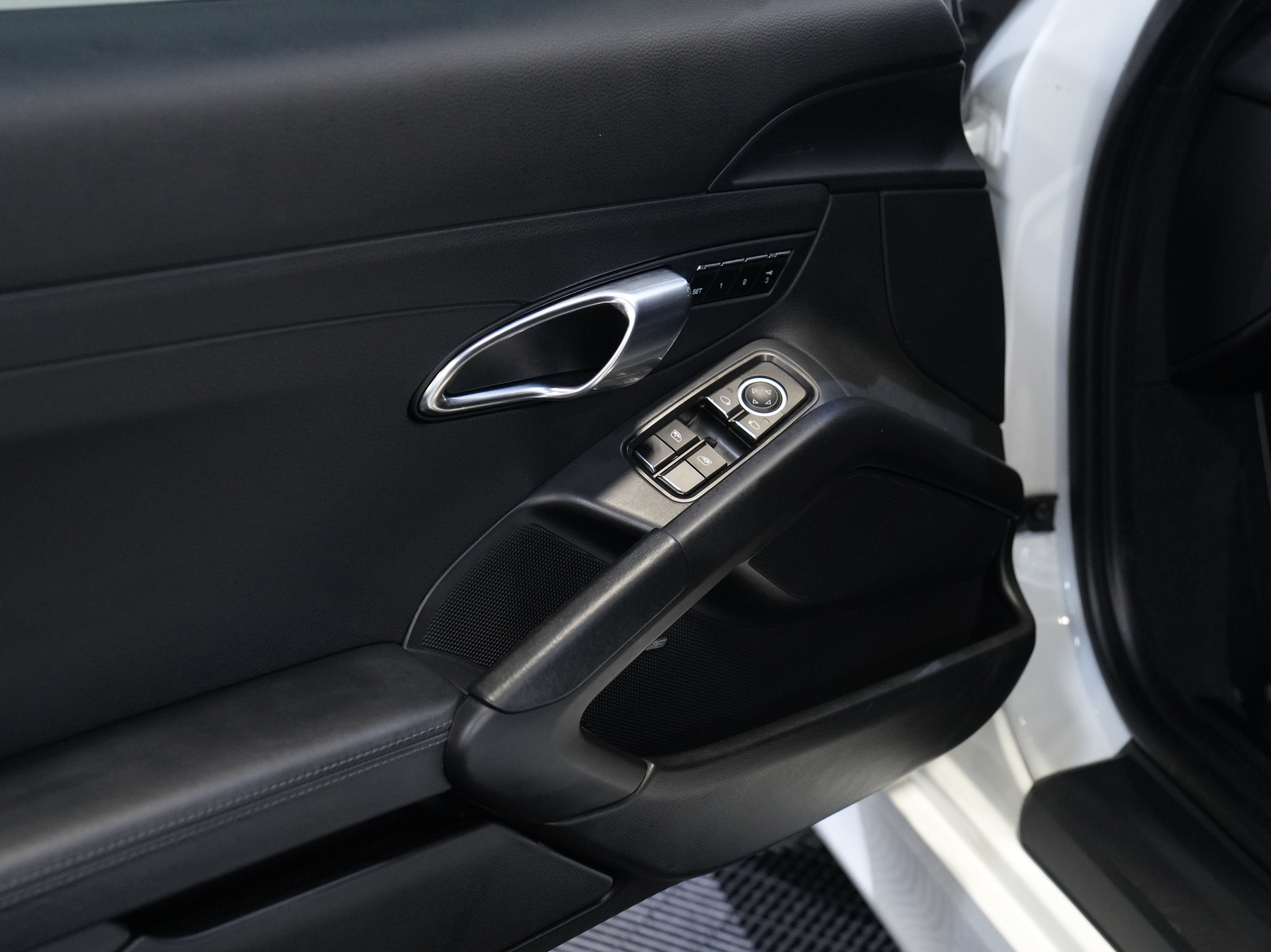 Used 2014 Porsche Cayman S RWD image 21